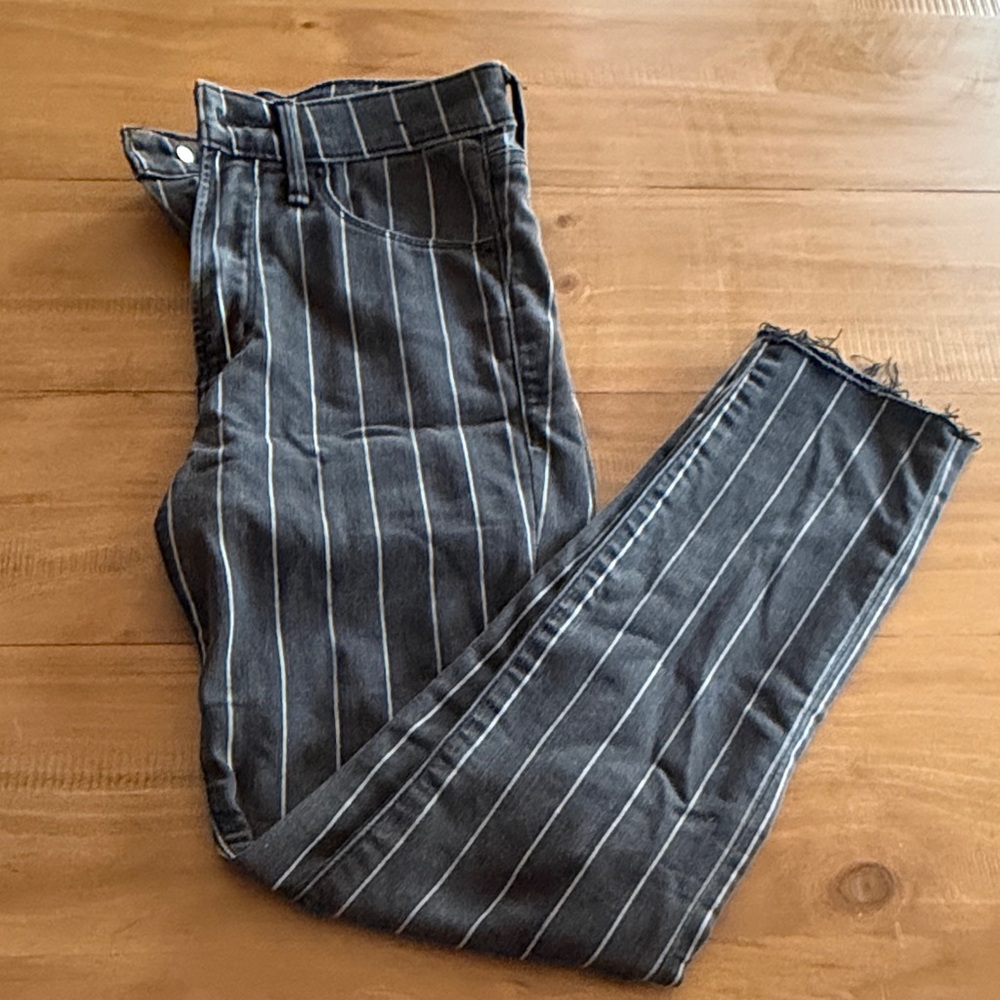 Abercrombie & Fitch High Rise Super Skinny Ankle Jeans